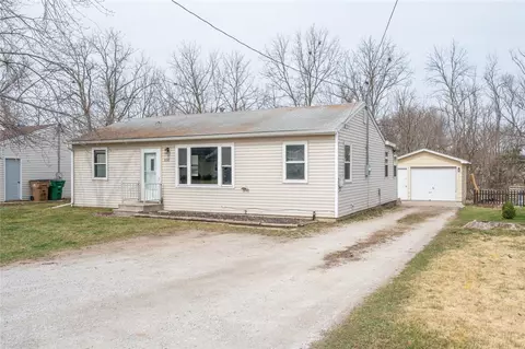 806 Phillips St, Polk City, IA 50226