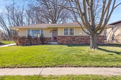 202 12th Ave SW, Altoona, IA 50009