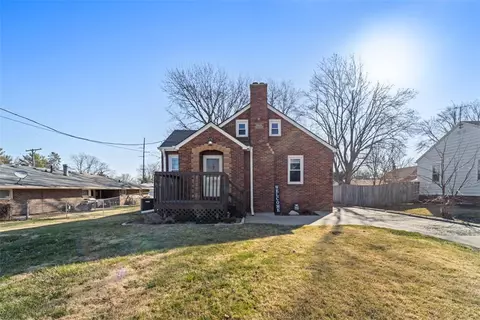 4005 SW 7th St, Des Moines, IA 50315