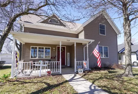709 E 7th St N, Newton, IA 50208