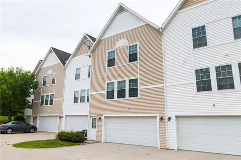 1136 10th Ave NW, Altoona, IA 50009