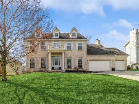 14132 Willow Dr, Clive, IA 50325