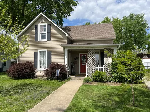65 E North St, Winterset, IA 50273