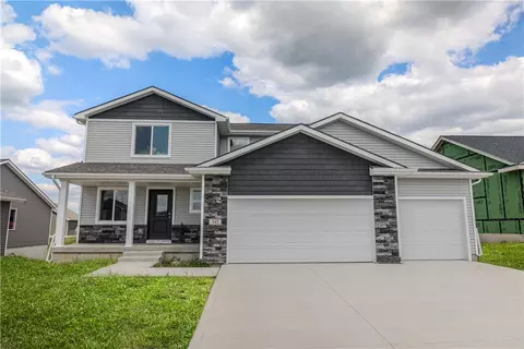 545 NW Prairie Rose Ln, Waukee, IA 50263