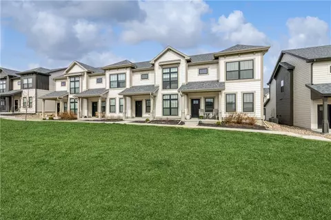 2003 SW Chautauqua Ln, Ankeny, IA 50023