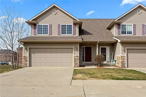 2204 NW Bayberry Ln, Ankeny, IA 50023