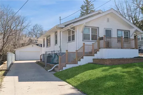 1711 E 32nd St, Des Moines, IA 50317