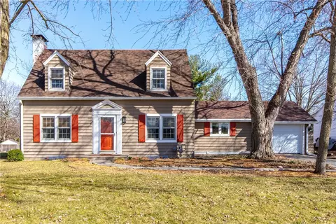 816 Ash Ave, Ames, IA 50014