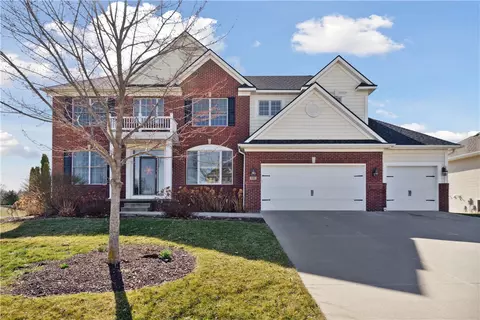 8806 Kingman Dr, West Des Moines, IA 50266