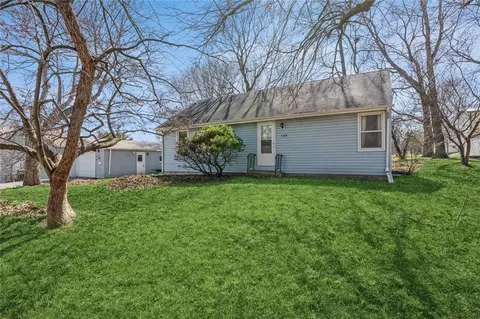 135 E Main St, Hartford, IA 50118