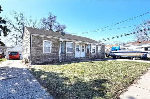 213 E Shawnee Ave, Des Moines, IA 50313