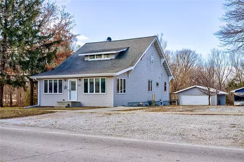 201 N Cottonwood St, Roland, IA 50236