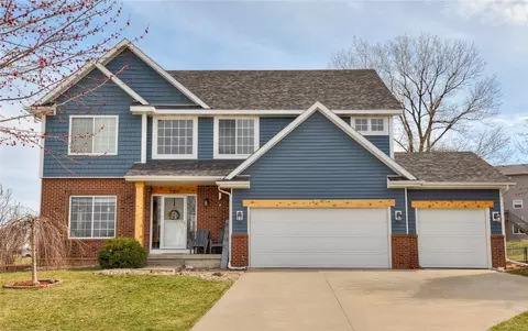 7009 SE 28th St, Des Moines, IA 50320