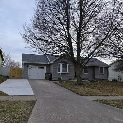 510 4th St NW, Altoona, IA 50009