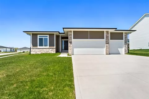 1408 Timberview Dr, Adel, IA 50003