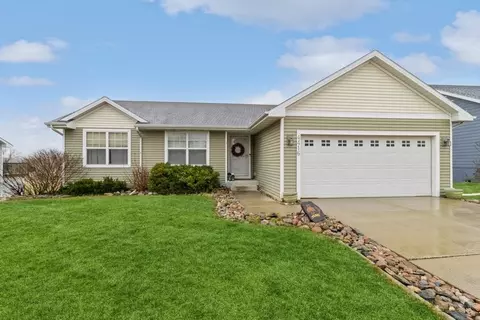 4416 147th St, Urbandale, IA 50323