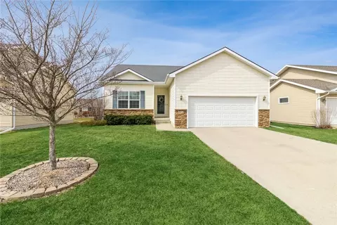 4616 NE Michael Dr, Ankeny, IA 50021