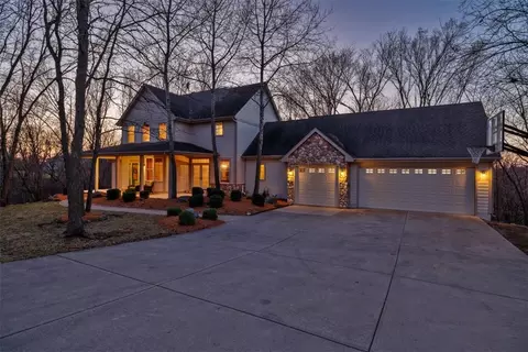 32749 Wildwood Dr, Adel, IA 50003