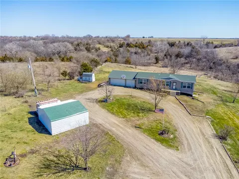 3358 Rustic Trl, Truro, IA 50257