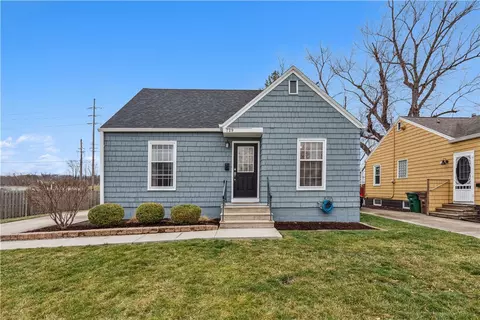 729 Linnwill Pl, West Des Moines, IA 50265