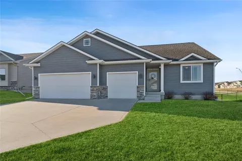 916 SW 8th Ct, Grimes, IA 50111