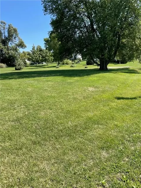 415 Brady St, Brooklyn, IA 52211