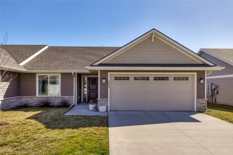 5823 SE 22nd Ct, Des Moines, IA 50320