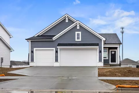 2526 E 50th Ct, Des Moines, IA 50317