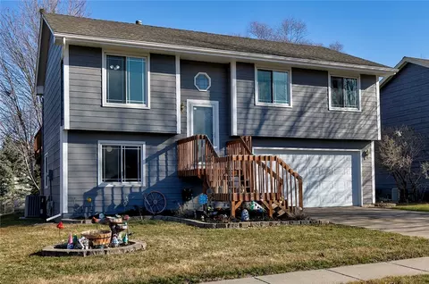 485 Waukee Ave, Waukee, IA 50263