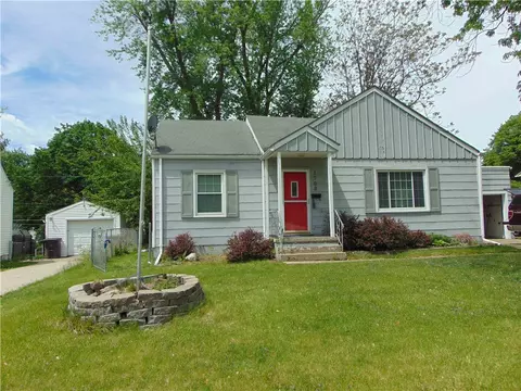 1708 Merle Hay Rd, Des Moines, IA 50310