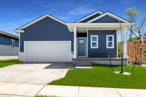 1724 Willow Ct, Norwalk, IA 50211