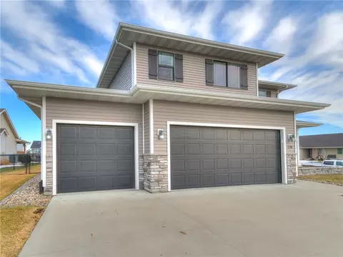 238 NE Avondale Ct, Ankeny, IA 50021