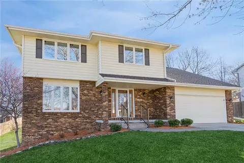 1349 NW 105th Pl, Clive, IA 50325