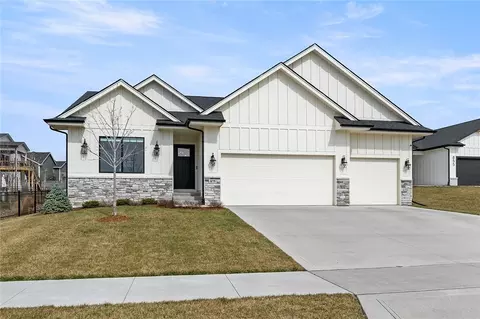 875 Augusta Ct, Waukee, IA 50263