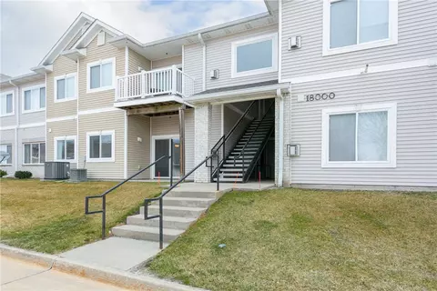 8601 Westown Pkwy #18109, West Des Moines, IA 50266