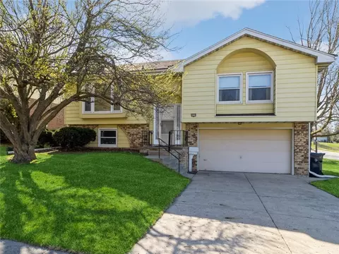 4516 62nd St, Urbandale, IA 50322