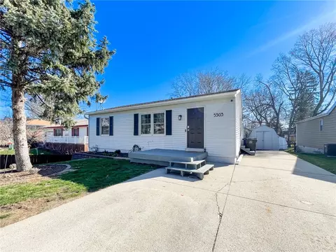 5503 SW 8th St, Des Moines, IA 50315