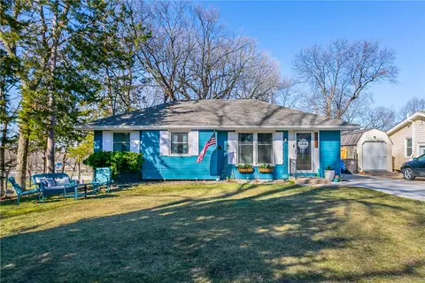 1000 E 36th Ct, Des Moines, IA 50317