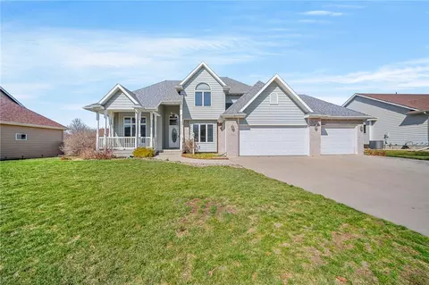 5974 Robin Rd, Pleasant Hill, IA 50327