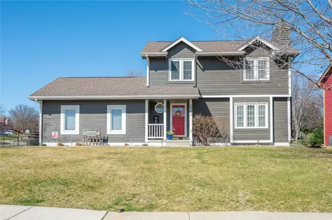 1701 Parkhill Dr, Norwalk, IA 50211