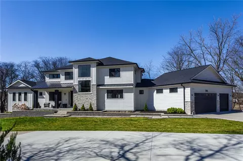 1155 S Kingswood Ct, West Des Moines, IA 50266