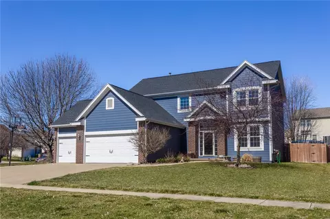 7525 Cody Dr, West Des Moines, IA 50266