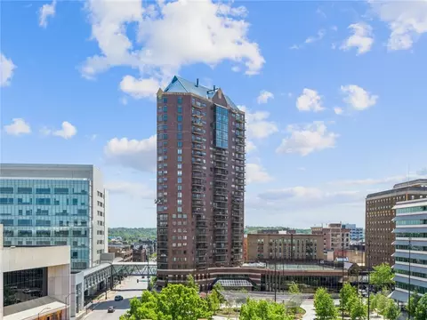 300 Walnut St #810, Des Moines, IA 50309
