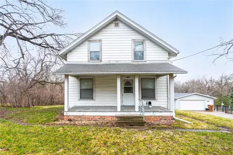 3335 64th St, Urbandale, IA 50322