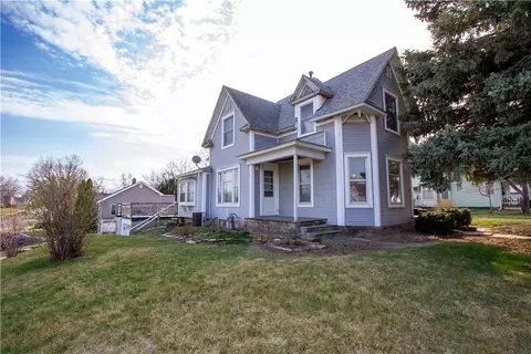 403 Independence St, Pella, IA 50219