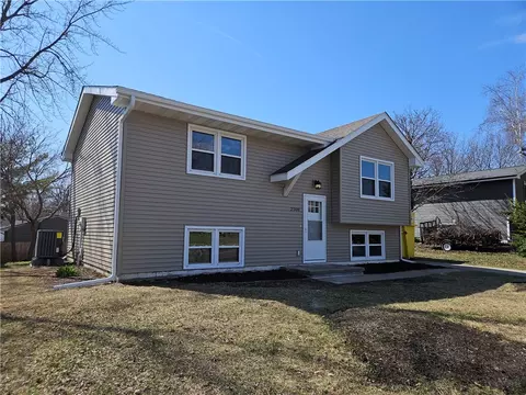 2300 3rd St SW, Altoona, IA 50009