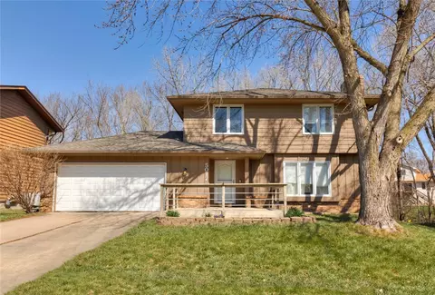 5017 Twana Dr, Des Moines, IA 50310