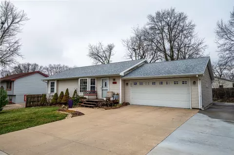 1107 Holly Dr, Norwalk, IA 50211