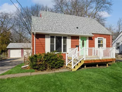 3412 56th St, Des Moines, IA 50310