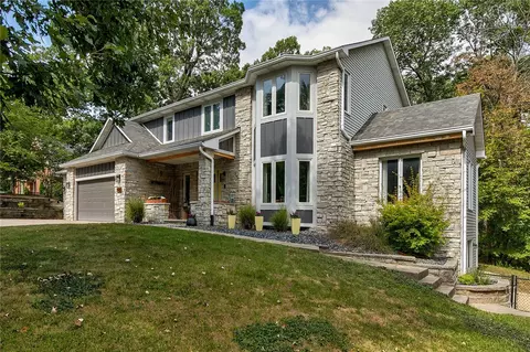 5421 Forest Dr, Johnston, IA 50131